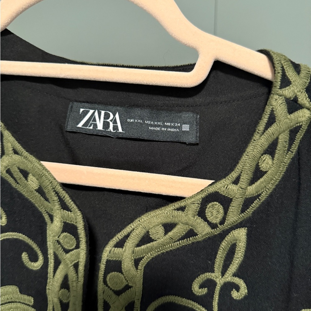 Zara Black and green Embroidered Vest XXL - Picture 3 of 6